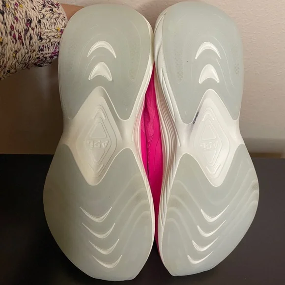 NWOB APL Streamline Sneakers Size 7 - Picture 9 of 10